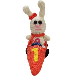 عروسک بافتنی مدل خرگوش ماشین سوار